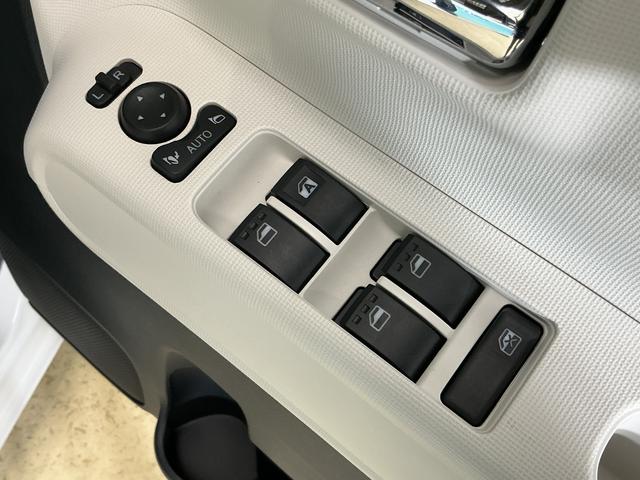 ムーヴキャンバスストライプスＧ　届出済み未使用車　４ＷＤ　バックカメラ届出済み未使用車　４ＷＤ　バックカメラ　両側電動スライドドア　前後コーナーセンサー　シートヒーター　電子パーキング　オートマチックハイビーム　オートブレーキホールド　ホッとカップホルダー　ＵＳＢ（京都府）の中古車