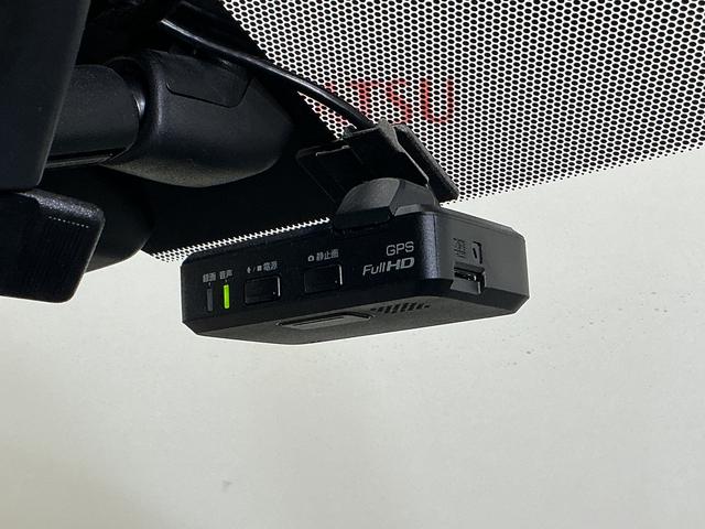 ノートｅ−パワー　メダリスト　ナビ　バックカメラ　ＥＴＣ純正ナビ　ＥＴＣ　社外ドライブレコーダー　プッシュボタンエンジンスタート　ＬＥＤヘッドライト　フルセグチューナー　ブルートゥース対応　アルミホイール　バックカメラ　オートライト　オートエアコン　ＡＢＳ（京都府）の中古車