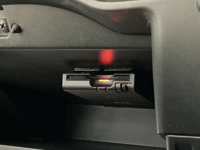 ノートｅ−パワー　メダリスト　ナビ　バックカメラ　ＥＴＣ純正ナビ　ＥＴＣ　社外ドライブレコーダー　プッシュボタンエンジンスタート　ＬＥＤヘッドライト　フルセグチューナー　ブルートゥース対応　アルミホイール　バックカメラ　オートライト　オートエアコン　ＡＢＳ（京都府）の中古車