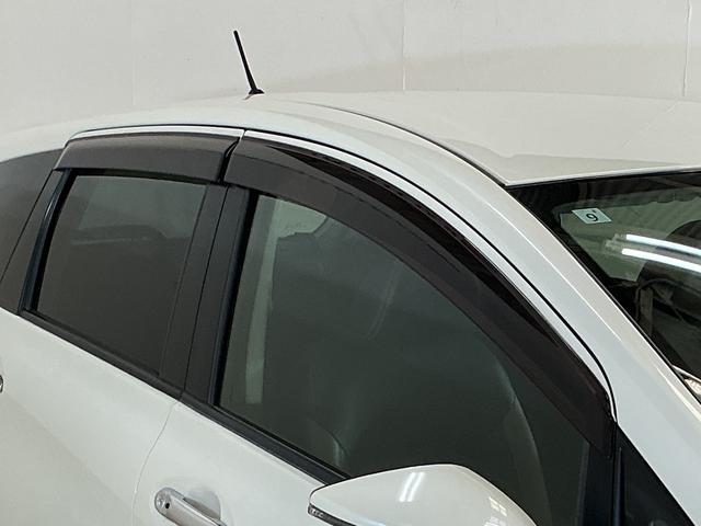 ノートｅ−パワー　メダリスト　ナビ　バックカメラ　ＥＴＣ純正ナビ　ＥＴＣ　社外ドライブレコーダー　プッシュボタンエンジンスタート　ＬＥＤヘッドライト　フルセグチューナー　ブルートゥース対応　アルミホイール　バックカメラ　オートライト　オートエアコン　ＡＢＳ（京都府）の中古車