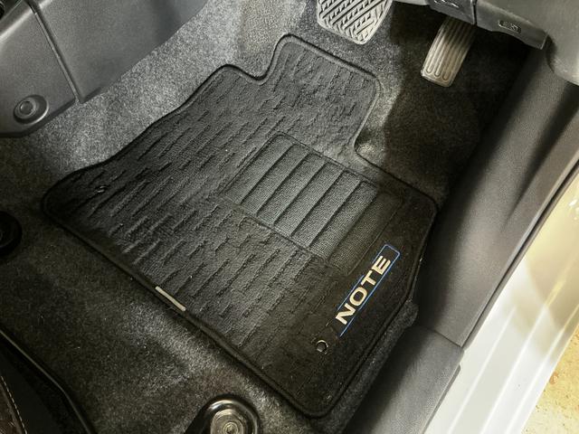 ノートｅ−パワー　メダリスト　ナビ　バックカメラ　ＥＴＣ純正ナビ　ＥＴＣ　社外ドライブレコーダー　プッシュボタンエンジンスタート　ＬＥＤヘッドライト　フルセグチューナー　ブルートゥース対応　アルミホイール　バックカメラ　オートライト　オートエアコン　ＡＢＳ（京都府）の中古車