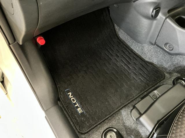 ノートｅ−パワー　メダリスト　ナビ　バックカメラ　ＥＴＣ純正ナビ　ＥＴＣ　社外ドライブレコーダー　プッシュボタンエンジンスタート　ＬＥＤヘッドライト　フルセグチューナー　ブルートゥース対応　アルミホイール　バックカメラ　オートライト　オートエアコン　ＡＢＳ（京都府）の中古車