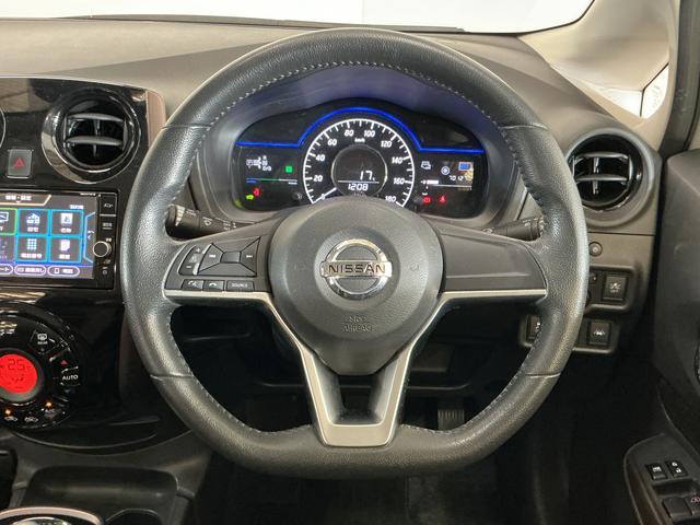 ノートｅ−パワー　メダリスト　ナビ　バックカメラ　ＥＴＣ純正ナビ　ＥＴＣ　社外ドライブレコーダー　プッシュボタンエンジンスタート　ＬＥＤヘッドライト　フルセグチューナー　ブルートゥース対応　アルミホイール　バックカメラ　オートライト　オートエアコン　ＡＢＳ（京都府）の中古車