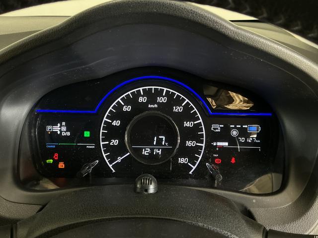 ノートｅ−パワー　メダリスト　ナビ　バックカメラ　ＥＴＣ純正ナビ　ＥＴＣ　社外ドライブレコーダー　プッシュボタンエンジンスタート　ＬＥＤヘッドライト　フルセグチューナー　ブルートゥース対応　アルミホイール　バックカメラ　オートライト　オートエアコン　ＡＢＳ（京都府）の中古車