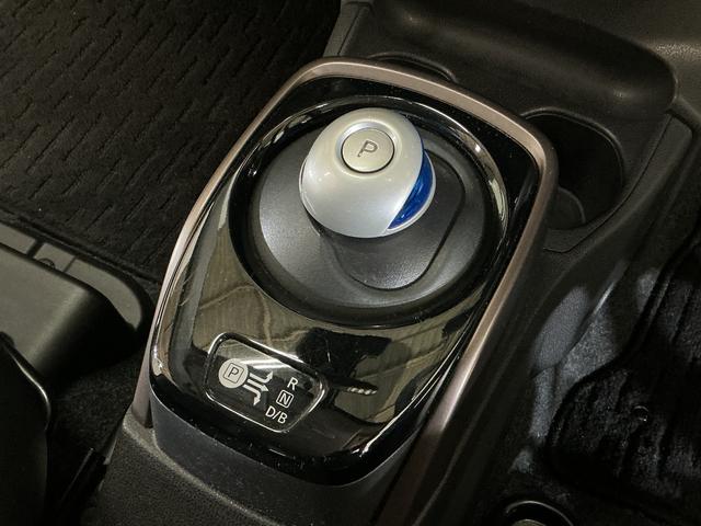 ノートｅ−パワー　メダリスト　ナビ　バックカメラ　ＥＴＣ純正ナビ　ＥＴＣ　社外ドライブレコーダー　プッシュボタンエンジンスタート　ＬＥＤヘッドライト　フルセグチューナー　ブルートゥース対応　アルミホイール　バックカメラ　オートライト　オートエアコン　ＡＢＳ（京都府）の中古車