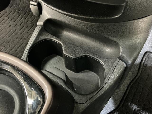 ノートｅ−パワー　メダリスト　ナビ　バックカメラ　ＥＴＣ純正ナビ　ＥＴＣ　社外ドライブレコーダー　プッシュボタンエンジンスタート　ＬＥＤヘッドライト　フルセグチューナー　ブルートゥース対応　アルミホイール　バックカメラ　オートライト　オートエアコン　ＡＢＳ（京都府）の中古車