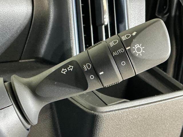 タントカスタムＸ　届出済未使用車　パノラマモニター　２ＷＤ　ＣＶＴ届出済未使用車　パノラマモニター　両側リヤパワースライドドア　プッシュボタンエンジンスタート　ＬＥＤヘッドライト　コーナーセンサー　オートエアコン　オートライト　シートヒーター　アルミホイール　ＡＢＳ（京都府）の中古車