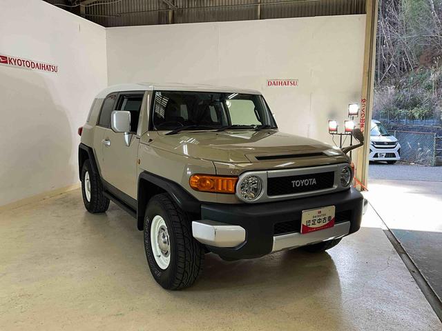 ＦＪクルーザーカラーパッケージナビゲーションＣＤ・ＤＶＤ　ＥＴＣ　バックカメラ　バックソナー　ＫＥＮＷＯＯＤドラレコ　切替４ＷＤ　ＡＴ５速　ガソリン　ＤＵＮＬＯＰグランドトレックＡＴタイヤ　背面タイヤ（京都府）の中古車