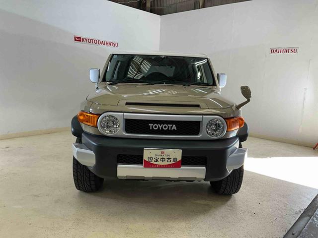 ＦＪクルーザーカラーパッケージナビゲーションＣＤ・ＤＶＤ　ＥＴＣ　バックカメラ　バックソナー　ＫＥＮＷＯＯＤドラレコ　切替４ＷＤ　ＡＴ５速　ガソリン　ＤＵＮＬＯＰグランドトレックＡＴタイヤ　背面タイヤ（京都府）の中古車