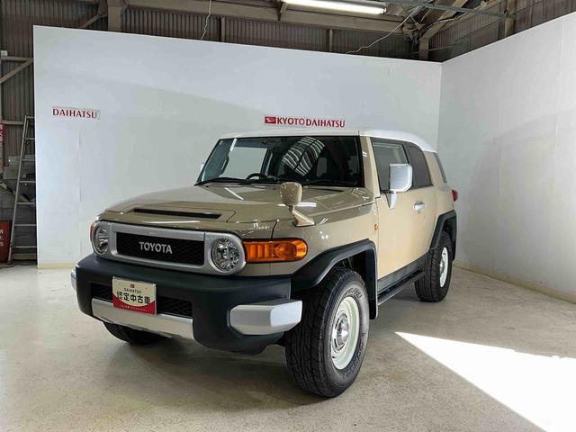 ＦＪクルーザーカラーパッケージナビゲーションＣＤ・ＤＶＤ　ＥＴＣ　バックカメラ　バックソナー　ＫＥＮＷＯＯＤドラレコ　切替４ＷＤ　ＡＴ５速　ガソリン　ＤＵＮＬＯＰグランドトレックＡＴタイヤ　背面タイヤ（京都府）の中古車