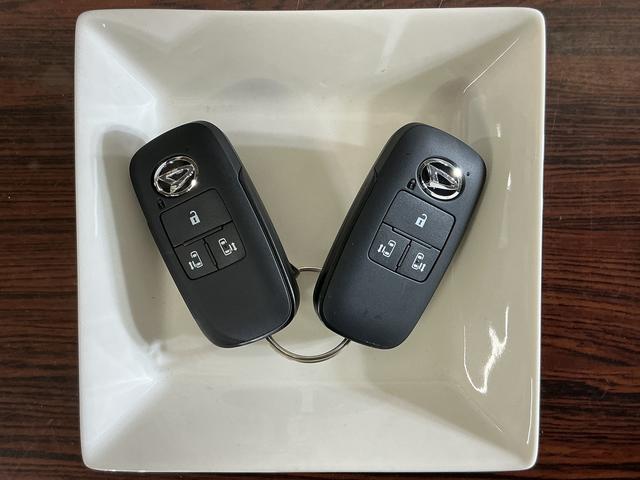 ムーヴキャンバスストライプスＧ　届出済み未使用車　４ＷＤ　バックカメラ届出済み未使用車　４ＷＤ　バックカメラ　両側電動スライドドア　前後コーナーセンサー　前席シートヒーター　電子パーキング　オートブレーキホールド　オートマチックハイビーム　ホッとカップホルダー　ＵＳＢ（京都府）の中古車