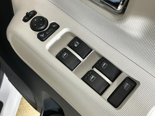 ムーヴキャンバスストライプスＧ　届出済み未使用車　４ＷＤ　バックカメラ届出済み未使用車　４ＷＤ　バックカメラ　両側電動スライドドア　前後コーナーセンサー　前席シートヒーター　電子パーキング　オートブレーキホールド　オートマチックハイビーム　ホッとカップホルダー　ＵＳＢ（京都府）の中古車