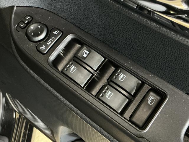 タントカスタムＸ　届出済み未使用車　パノラマモニター　両側電動届出済み未使用車　パノラマモニター　両側電動スライドドア　前後コーナーセンサー　前席シートヒーター　電子パーキング　オートマチックハイビーム　オートブレーキホールド　１４インチ純正アルミホイール（京都府）の中古車