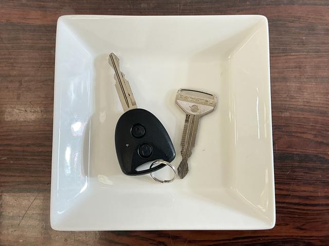 ミラXスペシャル ワンオーナー CDオーディオ ETC キーレスワンオーナー CDオーディオ ETC キーレスエントリー スペアキー有り ドアバイザー ヘッドライトレべライザー マニュアルエアコン 12V電源ソケット 13インチ社外ホイール スペアタイヤ(京都府)の中古車