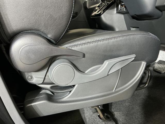 タントカスタムX 届出済未使用車 ナビ パノラマモニター届出済未使用車 ナビ プッシュボタンエンジンスタート 両側リヤパワースライドドア スマートアシスト LEDヘッドライト シートヒーター パノラマモニター オートエアコン アルミホイール オートライト(京都府)の中古車