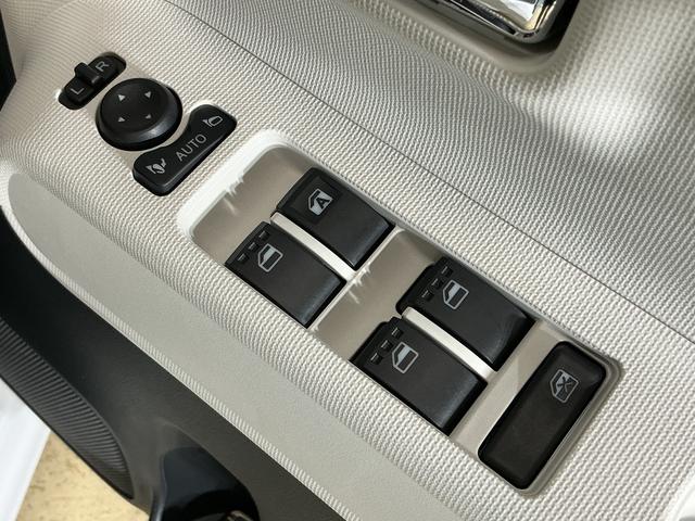 ムーヴキャンバスストライプスG 届出済み未使用車 ナビ バックカメラ届出済み未使用車 ナビ バックカメラ 両側電動スライドドア 前後コーナーセンサー 前席シートヒーター 電子パーキング オートブレーキホールド オートマチックハイビーム ホットカップホルダー USB接続(京都府)の中古車