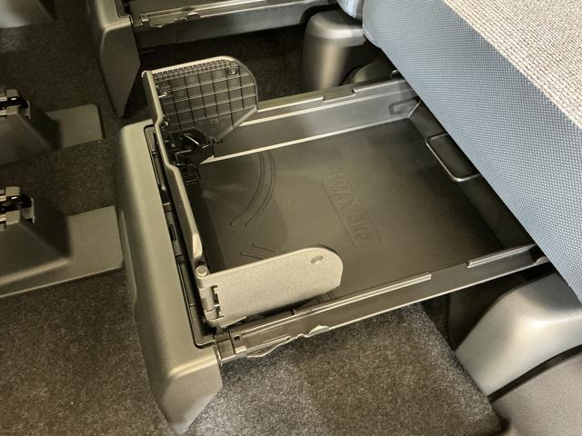 ムーヴキャンバスストライプスＧ　届出済み未使用車　ナビ　バックカメラ届出済み未使用車　ナビ　バックカメラ　両側電動スライドドア　前後コーナーセンサー　前席シートヒーター　電子パーキング　オートブレーキホールド　オートマチックハイビーム　ホットカップホルダー　ＵＳＢ接続（京都府）の中古車