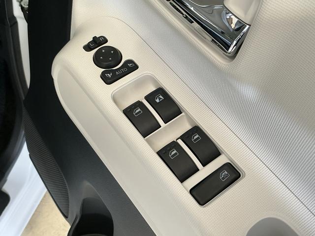 ムーヴキャンバスストライプスＧ　届出済み未使用車　ナビ　バックカメラ届出済み未使用車　ナビ　バックカメラ　両側電動スライドドア　前後コーナーセンサー　前席シートヒーター　電子パーキング　オートブレーキホールド　オートマチックハイビーム　ホットカップホルダー　ＵＳＢ接続（京都府）の中古車