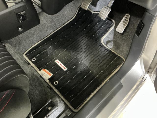 アルトワークスベースグレード　１オーナー　ターボ　５速ＭＴ　ＣＤオーディオワンオーナー　ターボ　５速ＭＴ車　ＣＤオーディオ　ＲＥＣＡＲＯシート　１５インチ純正アルミホイール　スマートキー　プッシュスタート　ＬＥＤヘッドライト　フォグライト　電格ミラースペアキー　ドアバイザー（京都府）の中古車