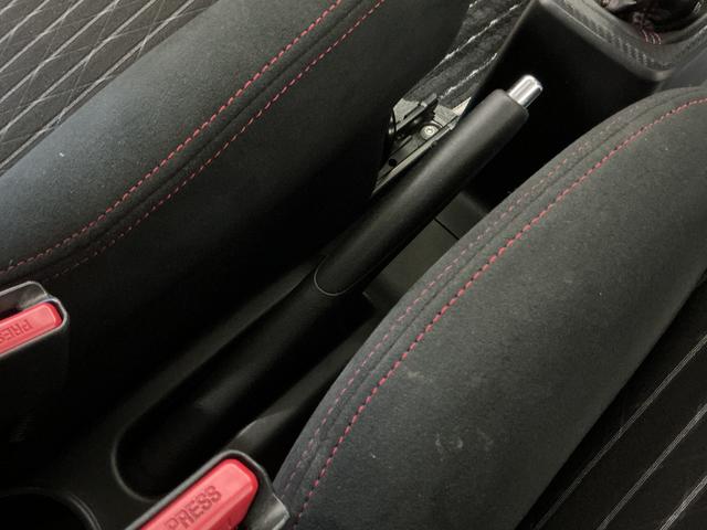 アルトワークスベースグレード　１オーナー　ターボ　５速ＭＴ　ＣＤオーディオワンオーナー　ターボ　５速ＭＴ車　ＣＤオーディオ　ＲＥＣＡＲＯシート　１５インチ純正アルミホイール　スマートキー　プッシュスタート　ＬＥＤヘッドライト　フォグライト　電格ミラースペアキー　ドアバイザー（京都府）の中古車