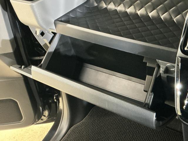 タントカスタムＸ　９インチナビ　パノラマモニター　フルセグチューナ９インチナビ　パノラマモニター　フルセグチューナー　ブルートゥース対応　プッシュボタンエンジンスタート　両側リヤパワースライドドア　ＬＥＤヘッドライト　コーナーセンサー　オートライト　オートエアコン（京都府）の中古車