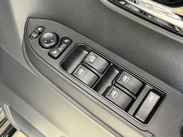 タントカスタムＸ　届出済未使用車　パノラマモニター届出済未使用車　スマートアシスト　パノラマモニター　プッシュボタンエンジンスタート　両側リヤパワースライドドア　ＬＥＤヘッドライト　オートエアコン　オートライト　コーナーセンサー　シートヒーター（京都府）の中古車