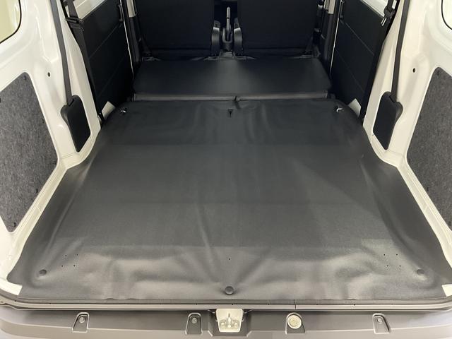 ハイゼットカーゴＤＸ　届出済み未使用車　切替式４ＷＤ　前後コーナーセンサー届出済み未使用車　切替式４ＷＤ　前後コーナーセンサー　オートマチックハイビーム　スマートアシスト　キーレスエントリー　オートライト　スペアキー有り　アイドリングストップ　横滑り防止装置　スペアタイヤ（京都府）の中古車