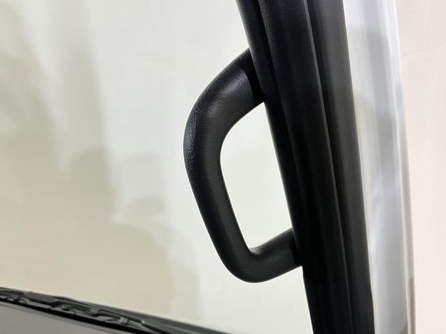 ハイゼットカーゴＤＸ　届出済み未使用車　切替式４ＷＤ　前後コーナーセンサー届出済み未使用車　切替式４ＷＤ　前後コーナーセンサー　オートマチックハイビーム　スマートアシスト　キーレスエントリー　オートライト　スペアキー有り　アイドリングストップ　横滑り防止装置　スペアタイヤ（京都府）の中古車