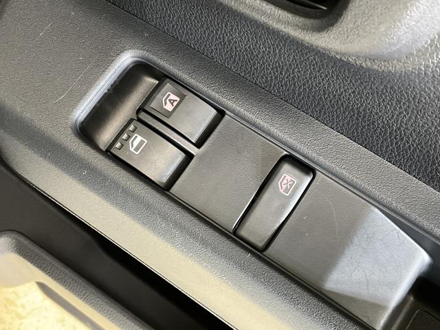 ハイゼットカーゴＤＸ　届出済み未使用車　切替式４ＷＤ　前後コーナーセンサー届出済み未使用車　切替式４ＷＤ　前後コーナーセンサー　オートマチックハイビーム　スマートアシスト　キーレスエントリー　オートライト　スペアキー有り　アイドリングストップ　横滑り防止装置　スペアタイヤ（京都府）の中古車