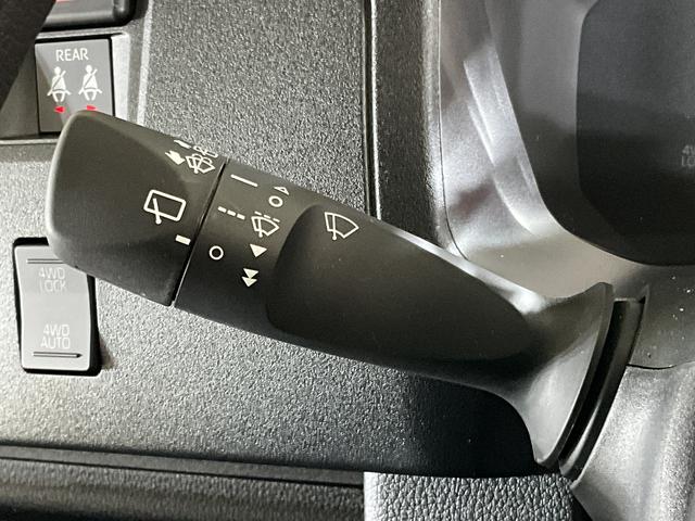 ハイゼットカーゴＤＸ　届出済み未使用車　切替式４ＷＤ　前後コーナーセンサー届出済み未使用車　切替式４ＷＤ　前後コーナーセンサー　オートマチックハイビーム　スマートアシスト　キーレスエントリー　オートライト　スペアキー有り　アイドリングストップ　横滑り防止装置　スペアタイヤ（京都府）の中古車