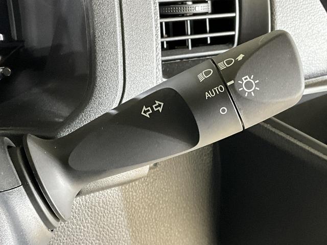 ハイゼットカーゴＤＸ　届出済み未使用車　切替式４ＷＤ　前後コーナーセンサー届出済み未使用車　切替式４ＷＤ　前後コーナーセンサー　オートマチックハイビーム　スマートアシスト　キーレスエントリー　オートライト　スペアキー有り　アイドリングストップ　横滑り防止装置　スペアタイヤ（京都府）の中古車