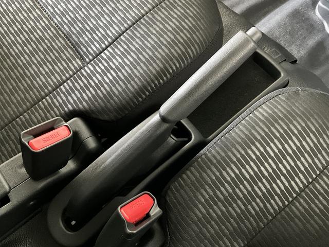 ハイゼットカーゴＤＸ　届出済み未使用車　切替式４ＷＤ　前後コーナーセンサー届出済み未使用車　切替式４ＷＤ　前後コーナーセンサー　オートマチックハイビーム　スマートアシスト　キーレスエントリー　オートライト　スペアキー有り　アイドリングストップ　横滑り防止装置　スペアタイヤ（京都府）の中古車