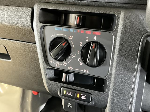 ハイゼットカーゴＤＸ　届出済み未使用車　切替式４ＷＤ　前後コーナーセンサー届出済み未使用車　切替式４ＷＤ　前後コーナーセンサー　オートマチックハイビーム　スマートアシスト　キーレスエントリー　オートライト　スペアキー有り　アイドリングストップ　横滑り防止装置　スペアタイヤ（京都府）の中古車