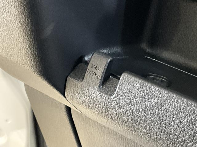 ハイゼットカーゴＤＸ　届出済み未使用車　切替式４ＷＤ　前後コーナーセンサー届出済み未使用車　切替式４ＷＤ　前後コーナーセンサー　オートマチックハイビーム　スマートアシスト　キーレスエントリー　オートライト　スペアキー有り　アイドリングストップ　横滑り防止装置　スペアタイヤ（京都府）の中古車