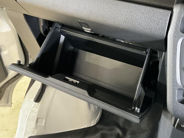 ハイゼットカーゴＤＸ　届出済み未使用車　切替式４ＷＤ　前後コーナーセンサー届出済み未使用車　切替式４ＷＤ　前後コーナーセンサー　オートマチックハイビーム　スマートアシスト　キーレスエントリー　オートライト　スペアキー有り　アイドリングストップ　横滑り防止装置　スペアタイヤ（京都府）の中古車