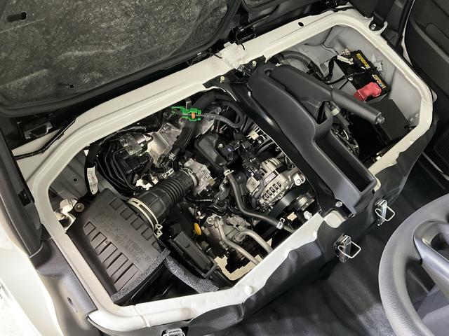 ハイゼットカーゴＤＸ　届出済み未使用車　切替式４ＷＤ　前後コーナーセンサー届出済み未使用車　切替式４ＷＤ　前後コーナーセンサー　オートマチックハイビーム　スマートアシスト　キーレスエントリー　オートライト　スペアキー有り　アイドリングストップ　横滑り防止装置　スペアタイヤ（京都府）の中古車