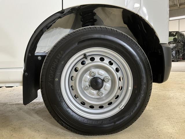 ハイゼットカーゴＤＸ　届出済み未使用車　切替式４ＷＤ　前後コーナーセンサー届出済み未使用車　切替式４ＷＤ　前後コーナーセンサー　オートマチックハイビーム　スマートアシスト　キーレスエントリー　オートライト　スペアキー有り　アイドリングストップ　横滑り防止装置　スペアタイヤ（京都府）の中古車