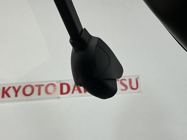 ヴェゼルｅ：ＨＥＶ　Ｚ　ナビ　バックカメラ　ＥＴＣ　ドライブレコーダナビ　バックカメラ　ＥＴＣ　ドライブレコーダー　フルセグチューナー　ブルートゥース対応　クルーズコントロール　アルミホイール　プッシュボタンエンジンスタート　シートヒーター　ＬＥＤヘッドランプ　ＡＢＳ（京都府）の中古車