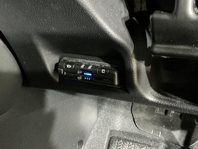 ヴェゼルｅ：ＨＥＶ　Ｚ　ナビ　バックカメラ　ＥＴＣ　ドライブレコーダナビ　バックカメラ　ＥＴＣ　ドライブレコーダー　フルセグチューナー　ブルートゥース対応　クルーズコントロール　アルミホイール　プッシュボタンエンジンスタート　シートヒーター　ＬＥＤヘッドランプ　ＡＢＳ（京都府）の中古車