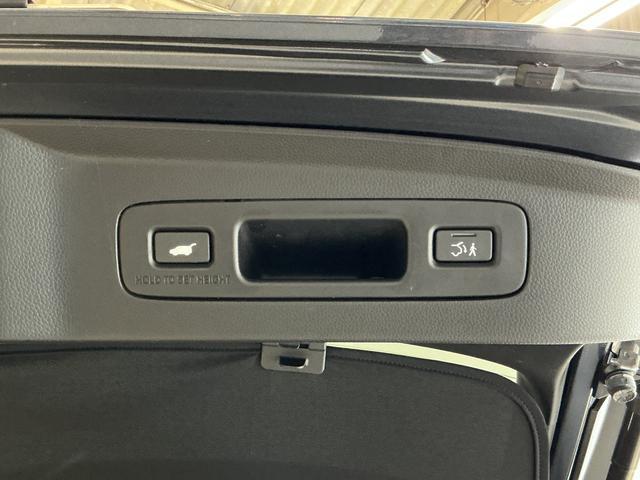 ヴェゼルｅ：ＨＥＶ　Ｚ　ナビ　バックカメラ　ＥＴＣ　ドライブレコーダナビ　バックカメラ　ＥＴＣ　ドライブレコーダー　フルセグチューナー　ブルートゥース対応　クルーズコントロール　アルミホイール　プッシュボタンエンジンスタート　シートヒーター　ＬＥＤヘッドランプ　ＡＢＳ（京都府）の中古車