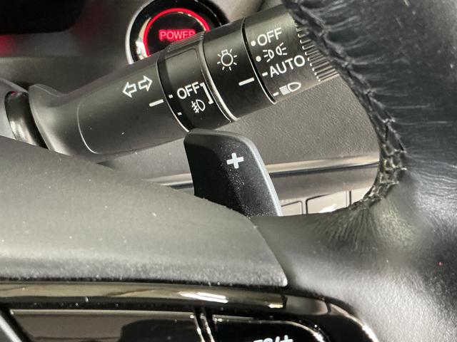 ヴェゼルｅ：ＨＥＶ　Ｚ　ナビ　バックカメラ　ＥＴＣ　ドライブレコーダナビ　バックカメラ　ＥＴＣ　ドライブレコーダー　フルセグチューナー　ブルートゥース対応　クルーズコントロール　アルミホイール　プッシュボタンエンジンスタート　シートヒーター　ＬＥＤヘッドランプ　ＡＢＳ（京都府）の中古車