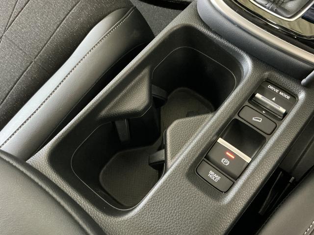 ヴェゼルｅ：ＨＥＶ　Ｚ　ナビ　バックカメラ　ＥＴＣ　ドライブレコーダナビ　バックカメラ　ＥＴＣ　ドライブレコーダー　フルセグチューナー　ブルートゥース対応　クルーズコントロール　アルミホイール　プッシュボタンエンジンスタート　シートヒーター　ＬＥＤヘッドランプ　ＡＢＳ（京都府）の中古車