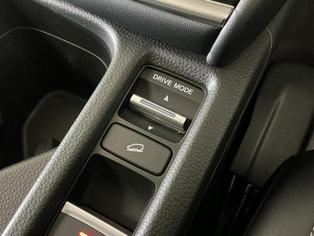 ヴェゼルｅ：ＨＥＶ　Ｚ　ナビ　バックカメラ　ＥＴＣ　ドライブレコーダナビ　バックカメラ　ＥＴＣ　ドライブレコーダー　フルセグチューナー　ブルートゥース対応　クルーズコントロール　アルミホイール　プッシュボタンエンジンスタート　シートヒーター　ＬＥＤヘッドランプ　ＡＢＳ（京都府）の中古車