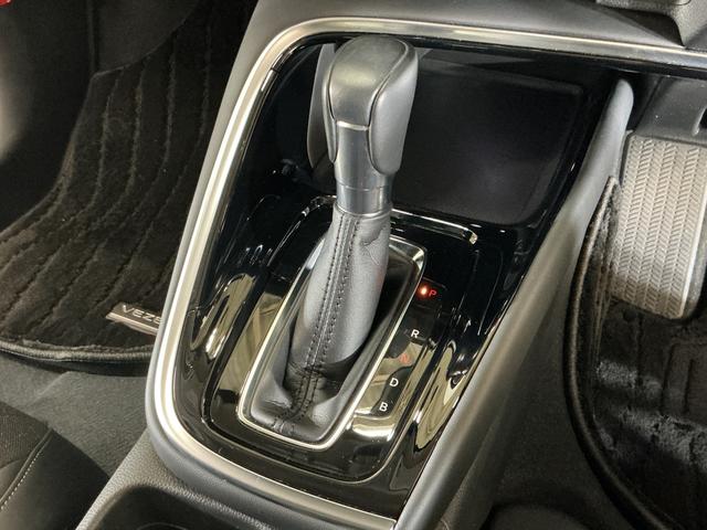 ヴェゼルｅ：ＨＥＶ　Ｚ　ナビ　バックカメラ　ＥＴＣ　ドライブレコーダナビ　バックカメラ　ＥＴＣ　ドライブレコーダー　フルセグチューナー　ブルートゥース対応　クルーズコントロール　アルミホイール　プッシュボタンエンジンスタート　シートヒーター　ＬＥＤヘッドランプ　ＡＢＳ（京都府）の中古車