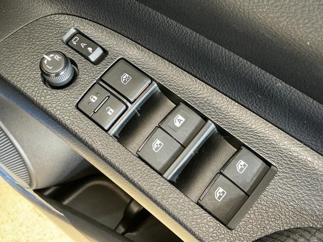 シエンタハイブリッドＧ　ワンオーナー　福祉車両　ナビ　全方位カメラワンオーナー　福祉車両　ナビ　全方位カメラ　ドラレコ　ＥＴＣ　ターンチルトシート　両側電動スライドドア　コーナーセンサー　オートクルーズコントロール　オートマチックハイビーム　Ｂｌｕｅｔｏｏｔｈ（京都府）の中古車