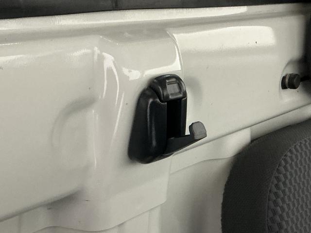 ハイゼットトラックＥＸＴ　ワンオーナー　切替式４ＷＤ　５速ＭＴ　３方開ワンオーナー　切替式４ＷＤ　５速ＭＴ　３方開　ＣＤオーディオ　荷台作業灯　デフロック　ラバーマット　ゲートプロテクター　ドアバイザー　フォグライト　キーレスエントリー　１２Ｖ電源ソケット（京都府）の中古車