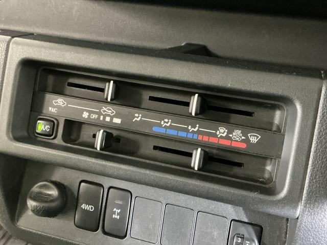 ハイゼットトラックＥＸＴ　ワンオーナー　切替式４ＷＤ　５速ＭＴ　３方開ワンオーナー　切替式４ＷＤ　５速ＭＴ　３方開　ＣＤオーディオ　荷台作業灯　デフロック　ラバーマット　ゲートプロテクター　ドアバイザー　フォグライト　キーレスエントリー　１２Ｖ電源ソケット（京都府）の中古車