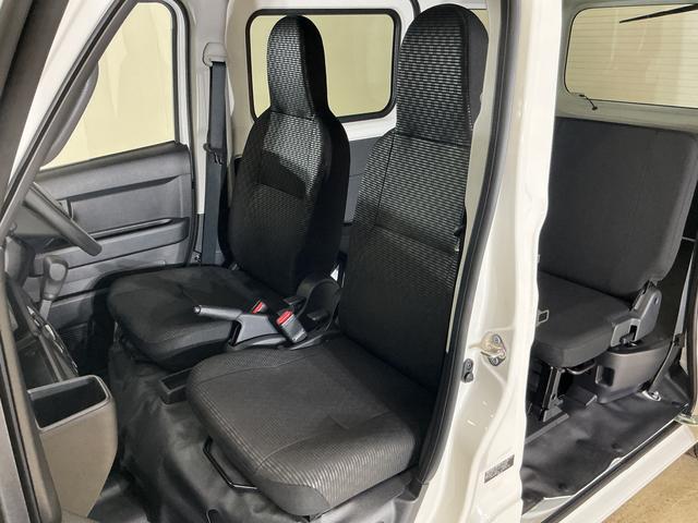 ハイゼットカーゴＤＸ　切替式４ＷＤ　ラジオデッキ　リアコーナーセンサー切替式４ＷＤ　ラジオデッキ　リアコーナーセンサー　オートマチックハイビーム　キーレスエントリー　オートライト　横滑り防止装置　アイドリングストップ　盗難防止装置　１２Ｖ電源ソケット　マニュアルエアコン（京都府）の中古車