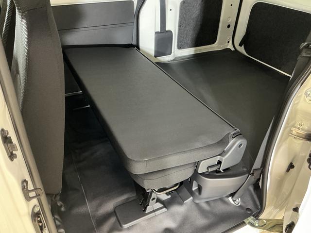 ハイゼットカーゴＤＸ　切替式４ＷＤ　ラジオデッキ　リアコーナーセンサー切替式４ＷＤ　ラジオデッキ　リアコーナーセンサー　オートマチックハイビーム　キーレスエントリー　オートライト　横滑り防止装置　アイドリングストップ　盗難防止装置　１２Ｖ電源ソケット　マニュアルエアコン（京都府）の中古車