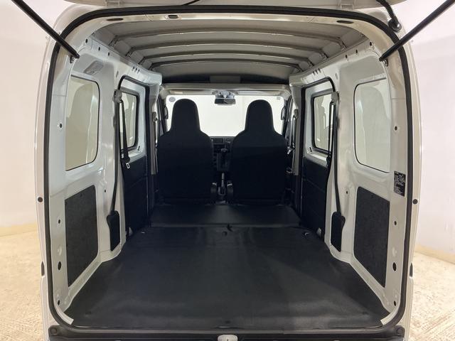 ハイゼットカーゴＤＸ　切替式４ＷＤ　ラジオデッキ　リアコーナーセンサー切替式４ＷＤ　ラジオデッキ　リアコーナーセンサー　オートマチックハイビーム　キーレスエントリー　オートライト　横滑り防止装置　アイドリングストップ　盗難防止装置　１２Ｖ電源ソケット　マニュアルエアコン（京都府）の中古車